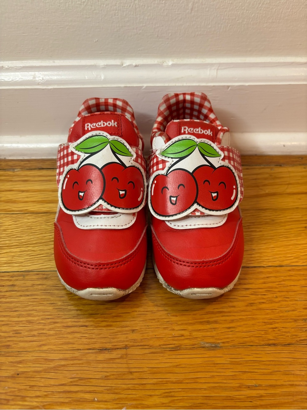Reebok cherry sneakers baby girl toddler size 7.5